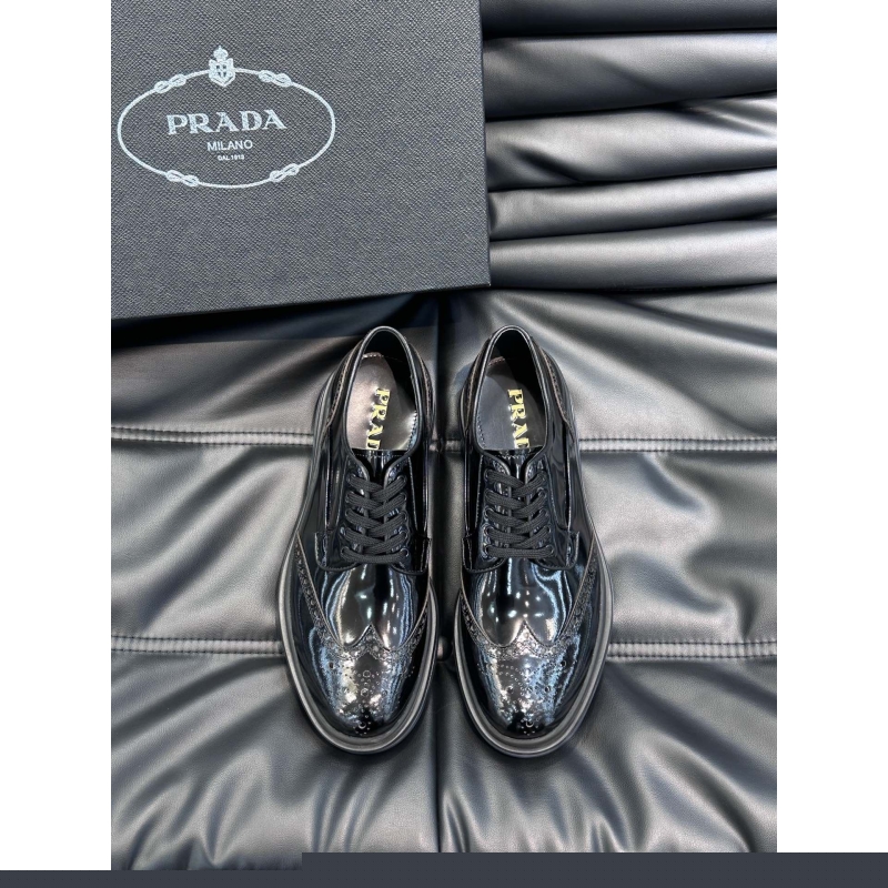 Pra*a leather shoes